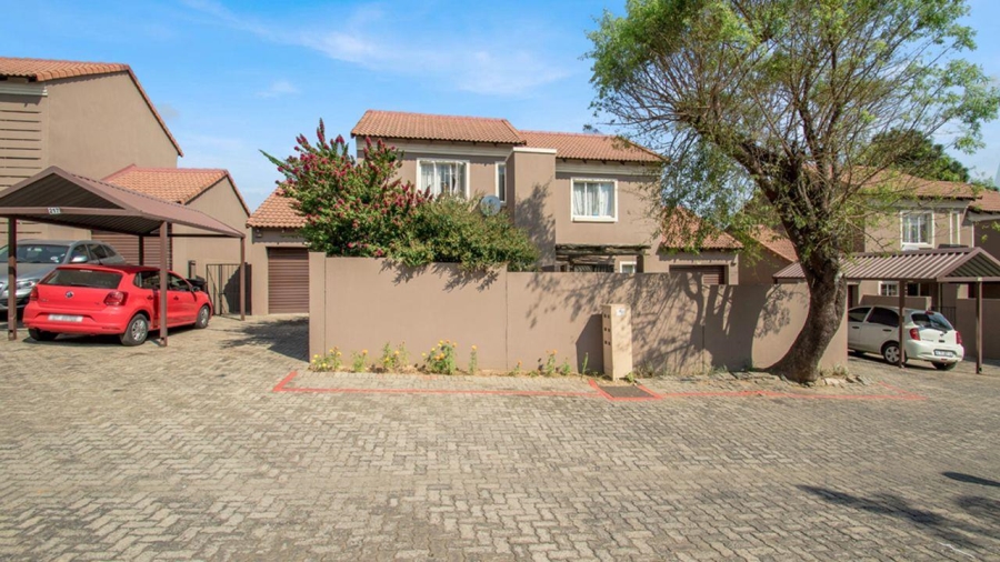 2 Bedroom Property for Sale in Vorna Valley Gauteng