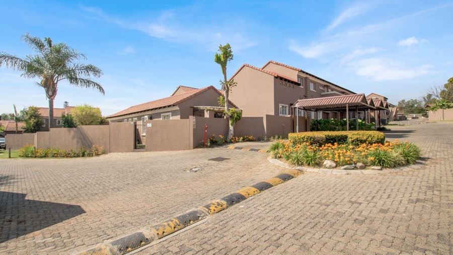 2 Bedroom Property for Sale in Vorna Valley Gauteng