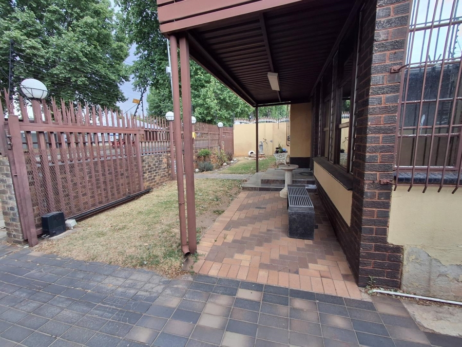 3 Bedroom Property for Sale in Bezuidenhout Valley Gauteng