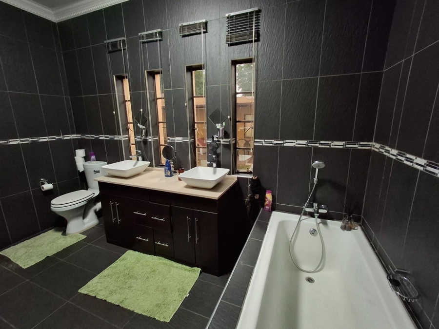 3 Bedroom Property for Sale in Bezuidenhout Valley Gauteng