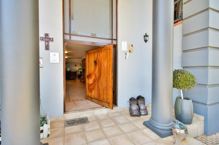 4 Bedroom Property for Sale in Woodhill Estate Gauteng