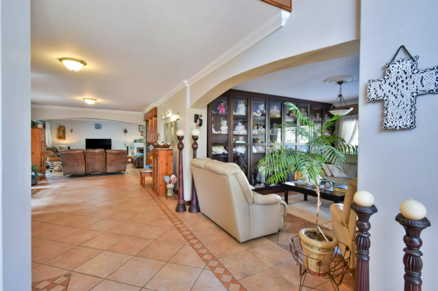 4 Bedroom Property for Sale in Woodhill Estate Gauteng