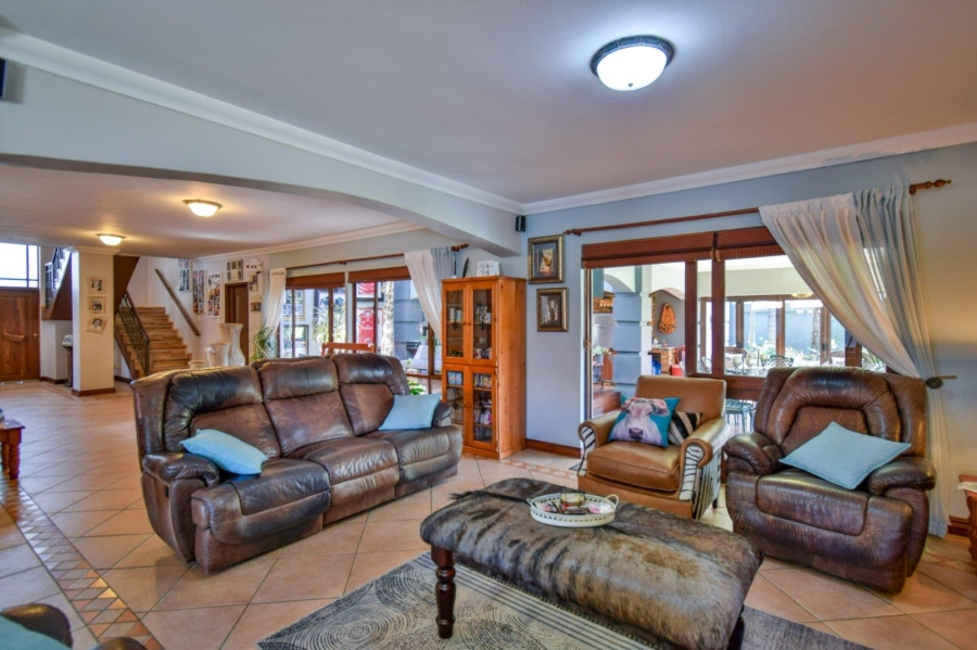 4 Bedroom Property for Sale in Woodhill Estate Gauteng
