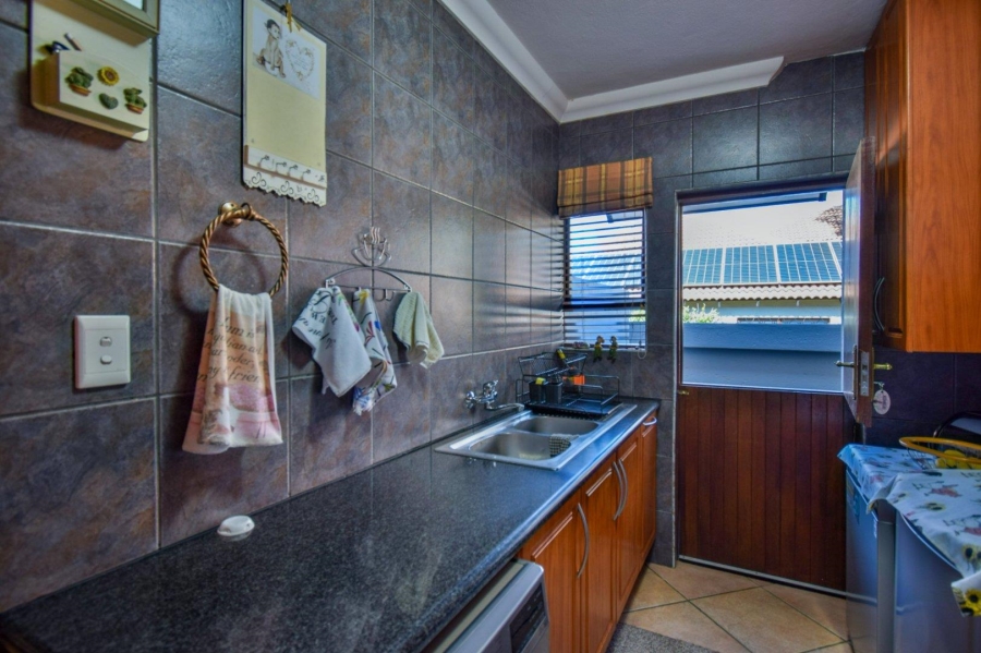 4 Bedroom Property for Sale in Woodhill Estate Gauteng
