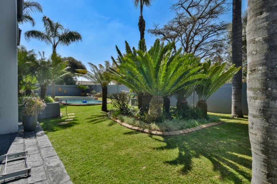 4 Bedroom Property for Sale in Woodhill Estate Gauteng