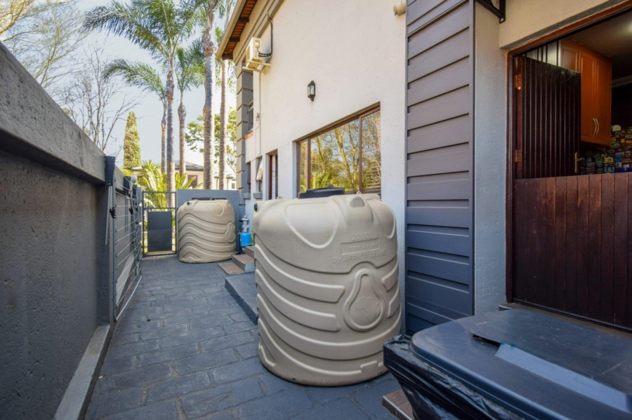4 Bedroom Property for Sale in Woodhill Estate Gauteng