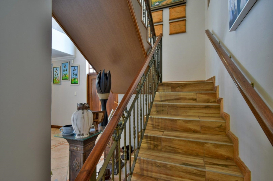 4 Bedroom Property for Sale in Woodhill Estate Gauteng