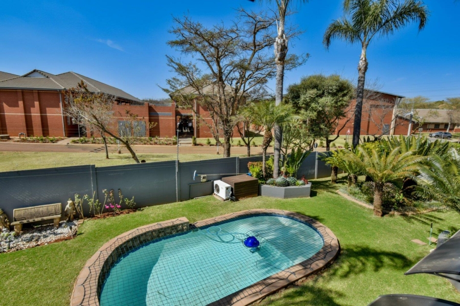 4 Bedroom Property for Sale in Woodhill Estate Gauteng