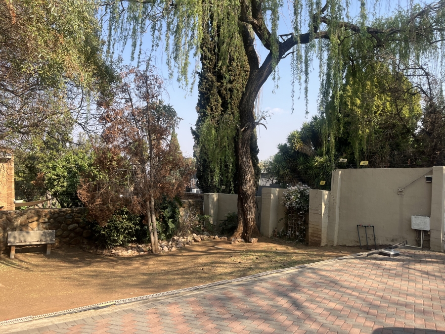 4 Bedroom Property for Sale in Glenvista Gauteng