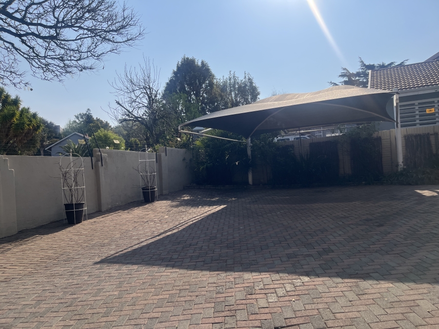 4 Bedroom Property for Sale in Glenvista Gauteng