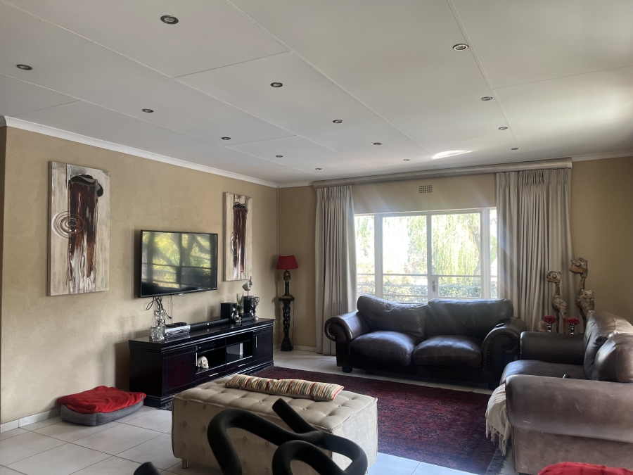 4 Bedroom Property for Sale in Glenvista Gauteng