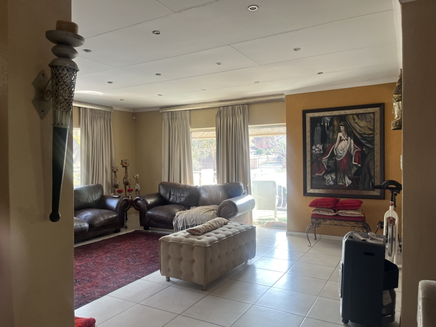 4 Bedroom Property for Sale in Glenvista Gauteng