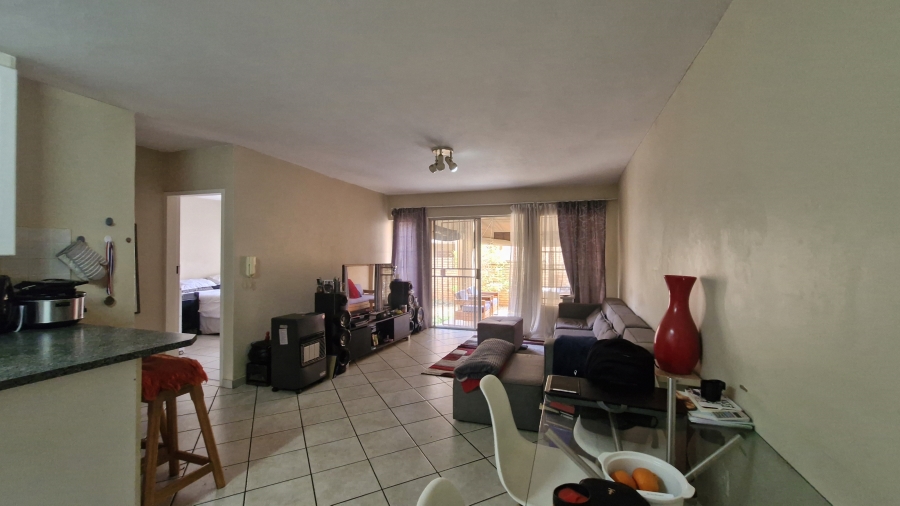 2 Bedroom Property for Sale in Rooihuiskraal North Gauteng