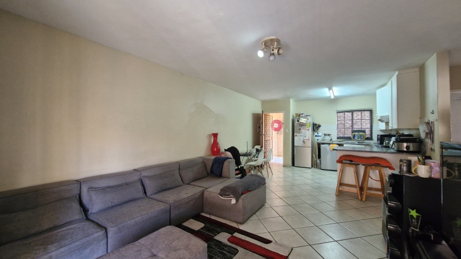 2 Bedroom Property for Sale in Rooihuiskraal North Gauteng
