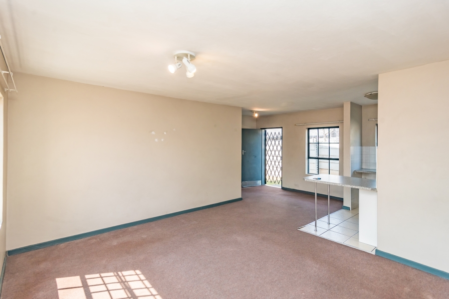 1 Bedroom Property for Sale in Helderkruin Gauteng