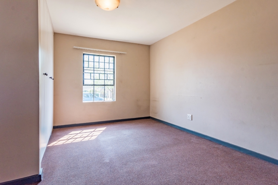 1 Bedroom Property for Sale in Helderkruin Gauteng