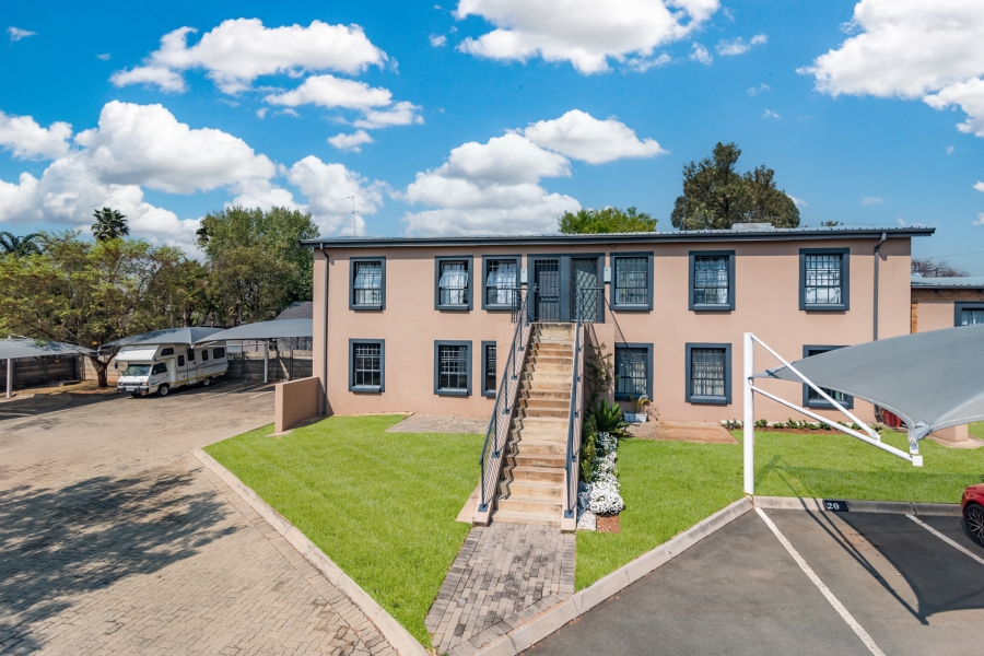 1 Bedroom Property for Sale in Helderkruin Gauteng