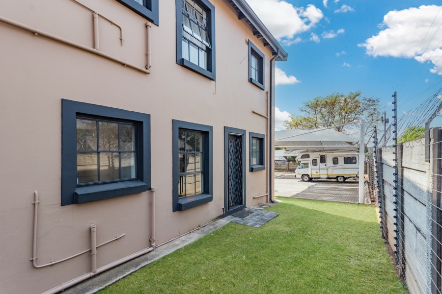 1 Bedroom Property for Sale in Helderkruin Gauteng