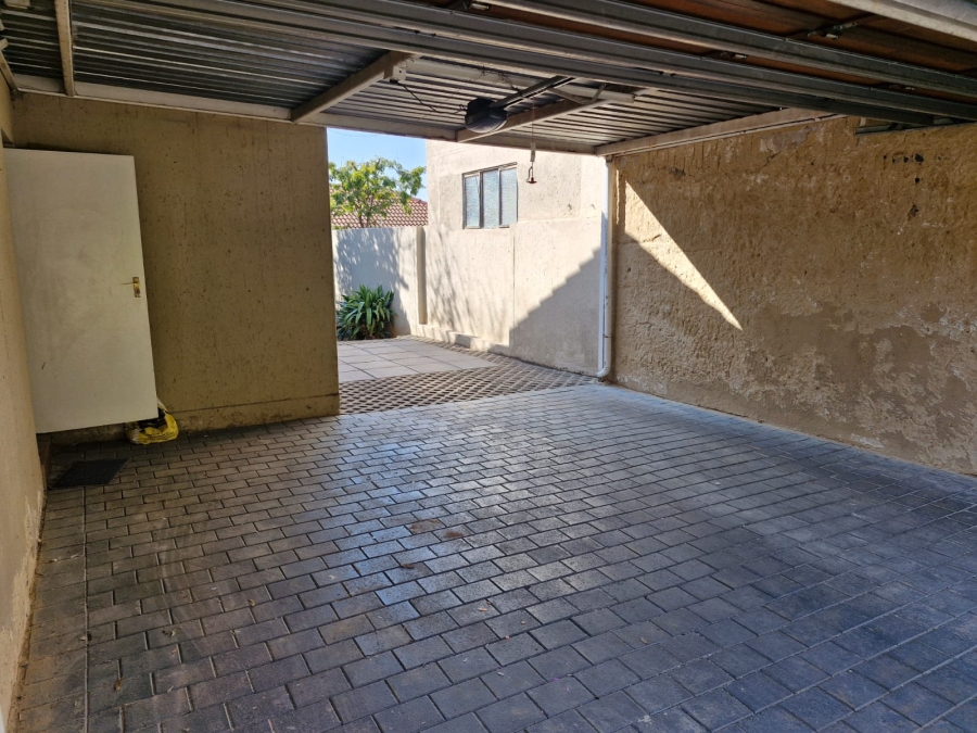 2 Bedroom Property for Sale in Barbeque Downs Gauteng