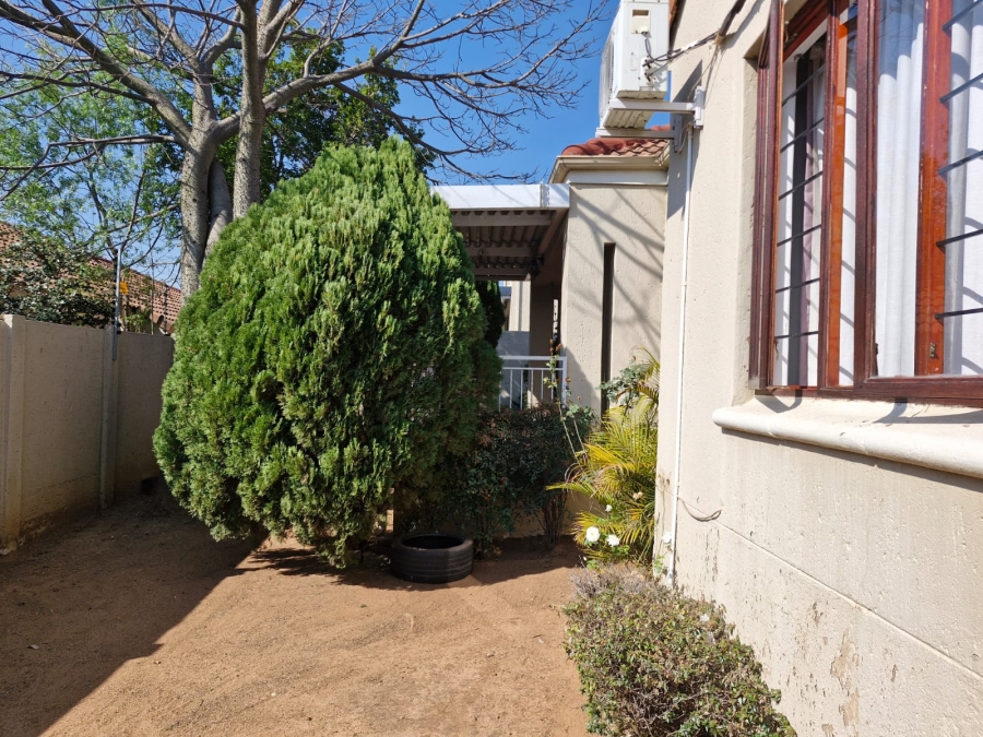 2 Bedroom Property for Sale in Barbeque Downs Gauteng