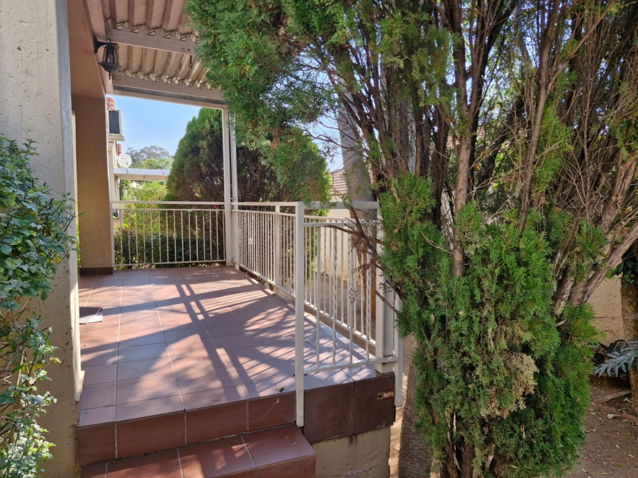 2 Bedroom Property for Sale in Barbeque Downs Gauteng