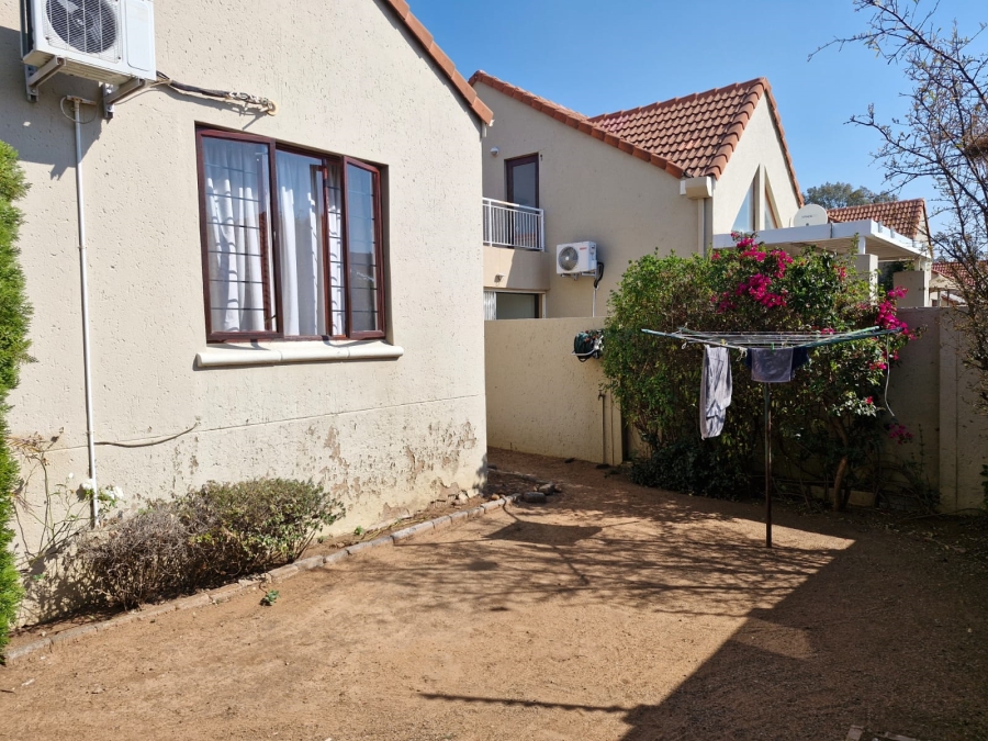 2 Bedroom Property for Sale in Barbeque Downs Gauteng