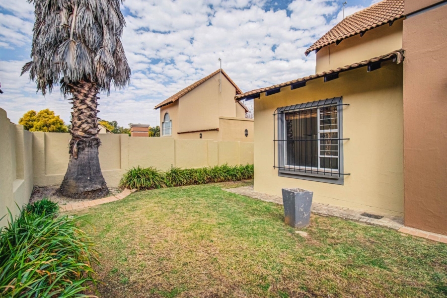 To Let 5 Bedroom Property for Rent in Glen Marais Gauteng