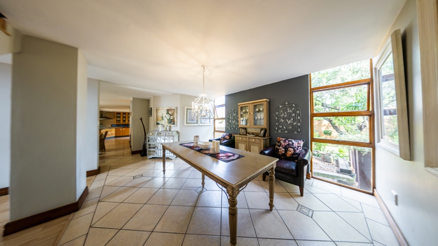 4 Bedroom Property for Sale in Eldoraigne Gauteng