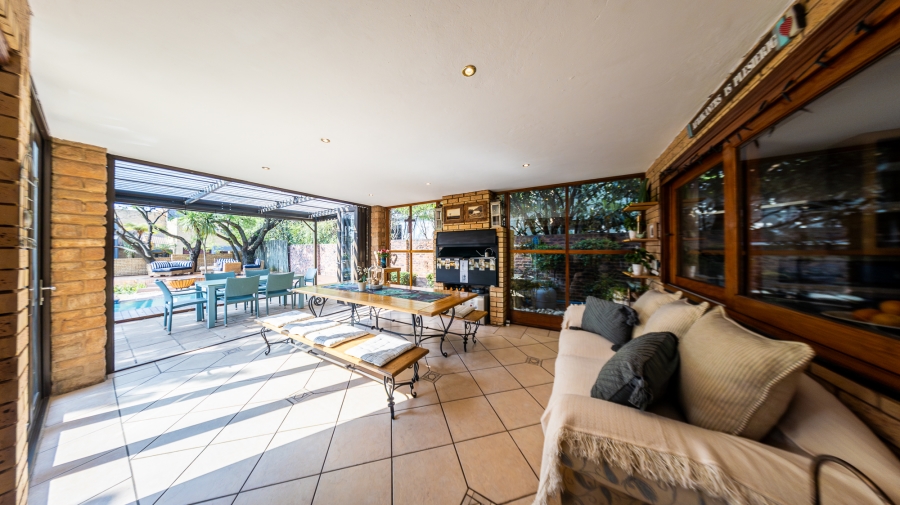 4 Bedroom Property for Sale in Eldoraigne Gauteng