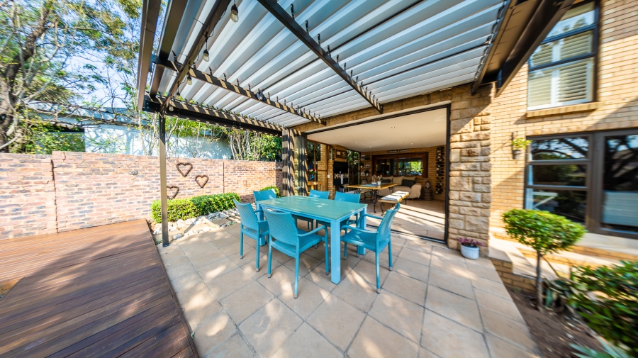 4 Bedroom Property for Sale in Eldoraigne Gauteng