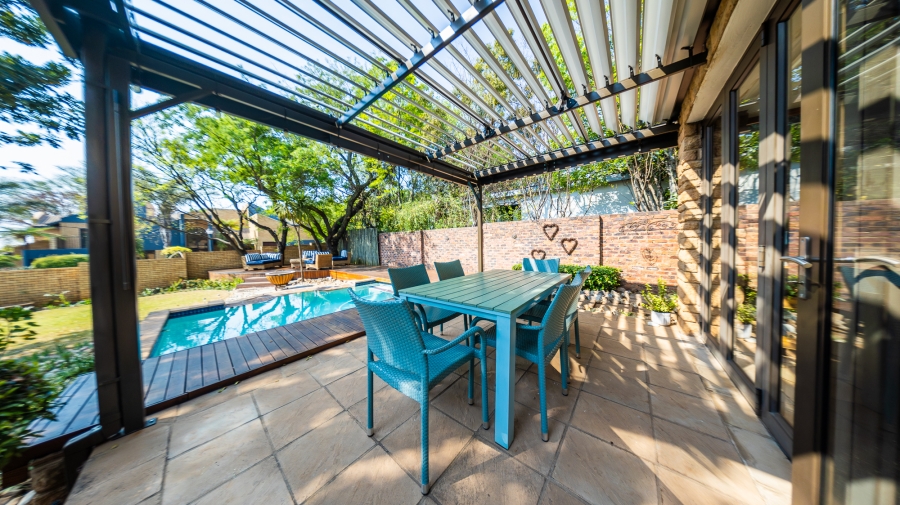 4 Bedroom Property for Sale in Eldoraigne Gauteng