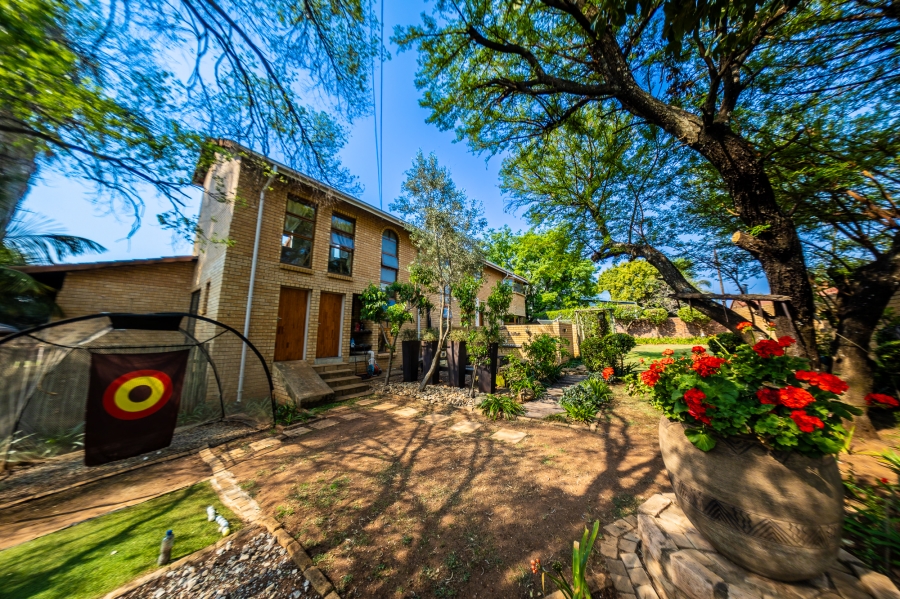 4 Bedroom Property for Sale in Eldoraigne Gauteng