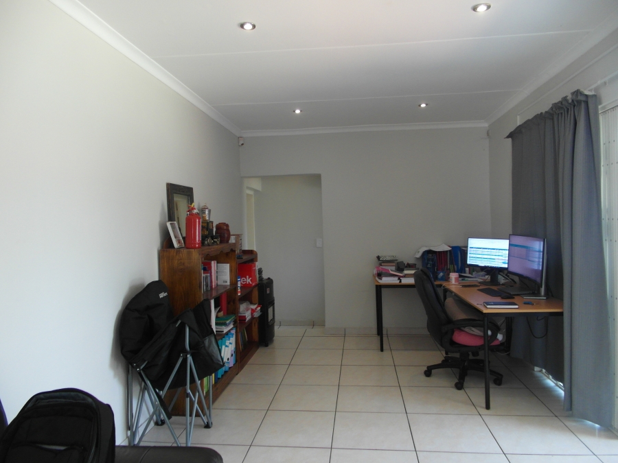 To Let 1 Bedroom Property for Rent in Pine Park Gauteng