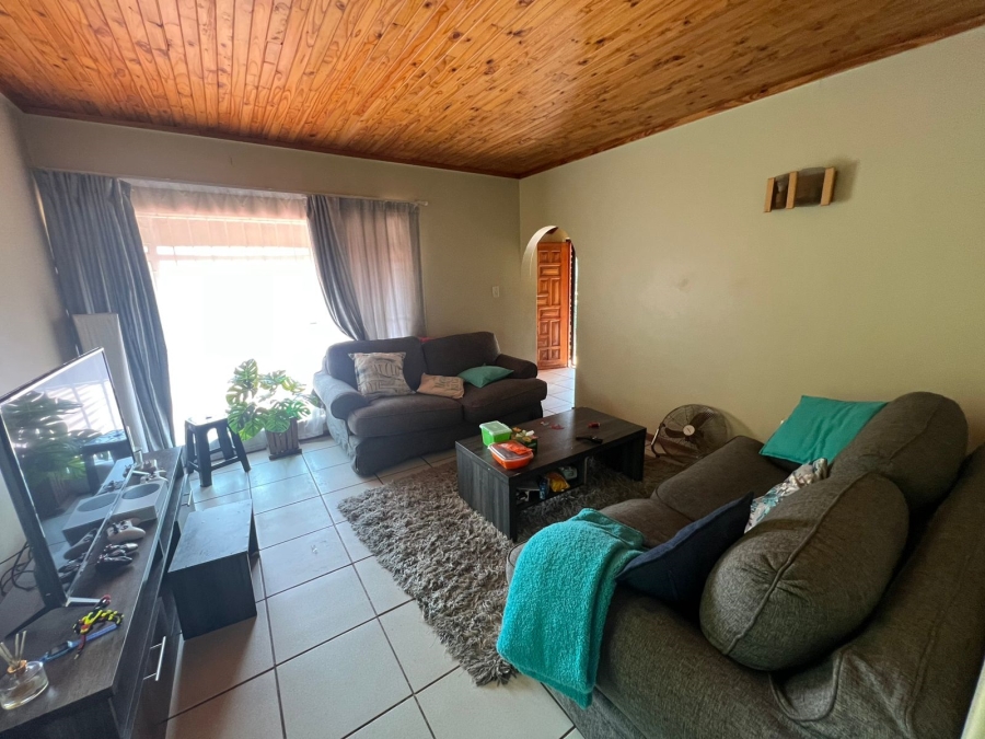 3 Bedroom Property for Sale in Garsfontein Gauteng