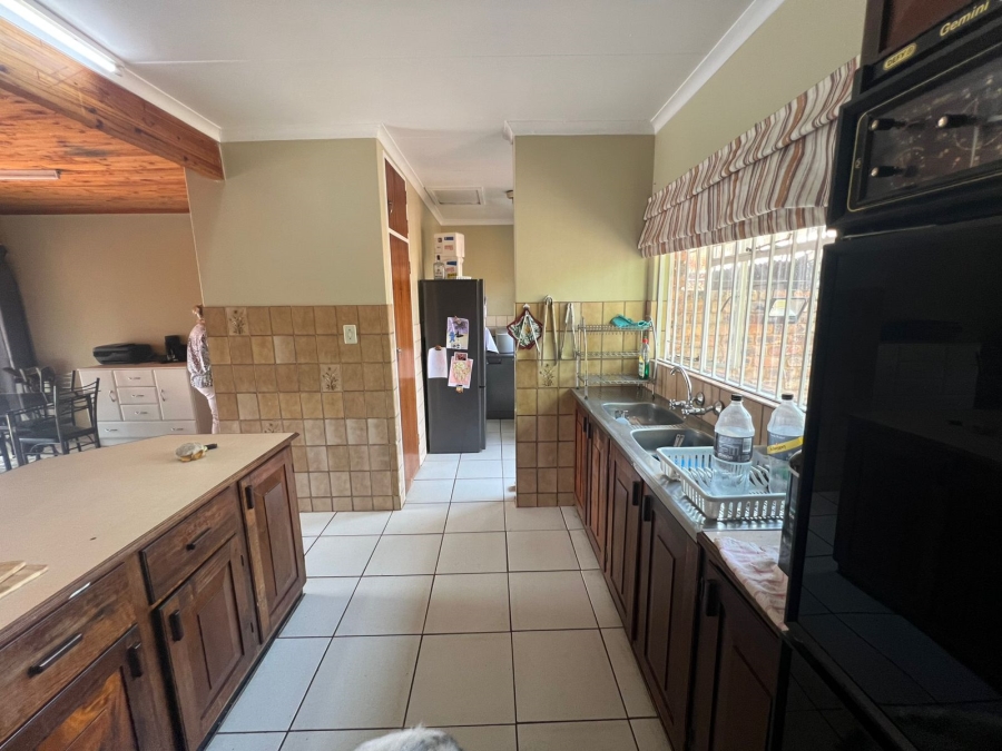 3 Bedroom Property for Sale in Garsfontein Gauteng
