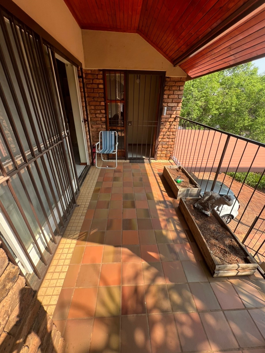 3 Bedroom Property for Sale in Garsfontein Gauteng