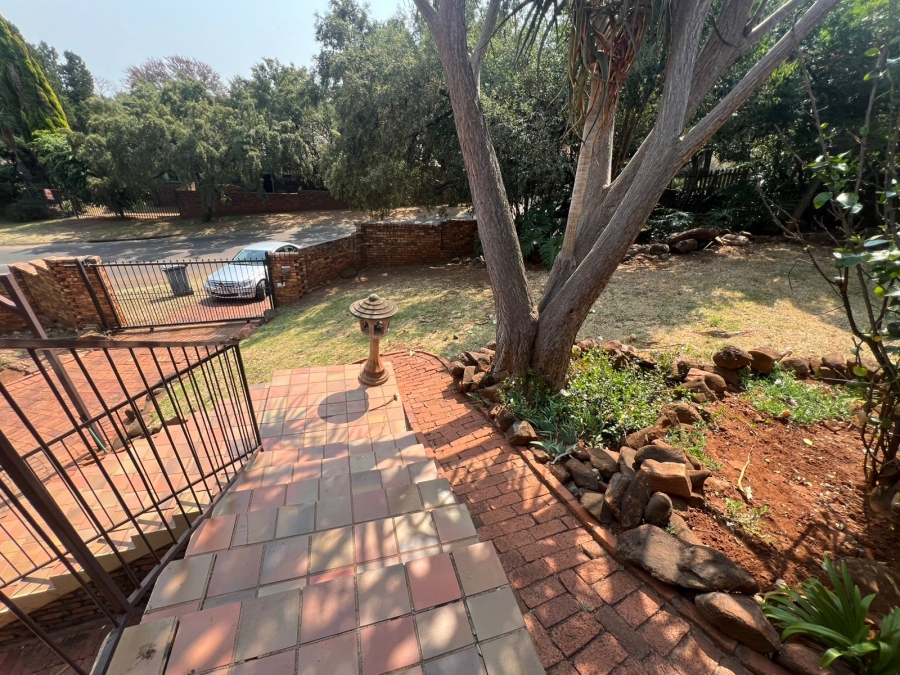 3 Bedroom Property for Sale in Garsfontein Gauteng
