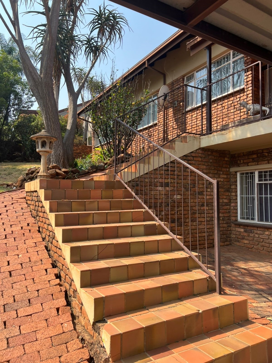3 Bedroom Property for Sale in Garsfontein Gauteng