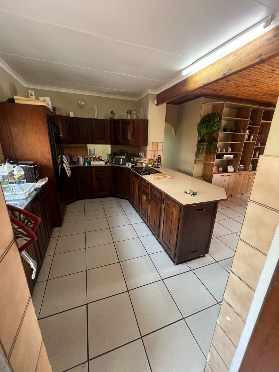 3 Bedroom Property for Sale in Garsfontein Gauteng