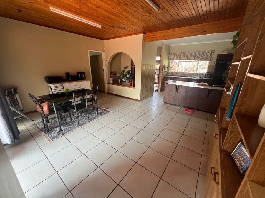 3 Bedroom Property for Sale in Garsfontein Gauteng