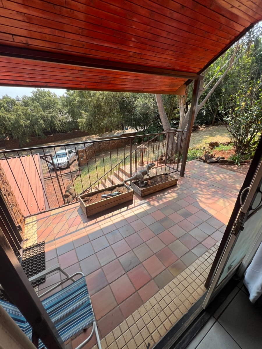 3 Bedroom Property for Sale in Garsfontein Gauteng