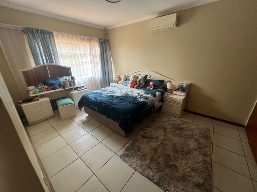 3 Bedroom Property for Sale in Garsfontein Gauteng