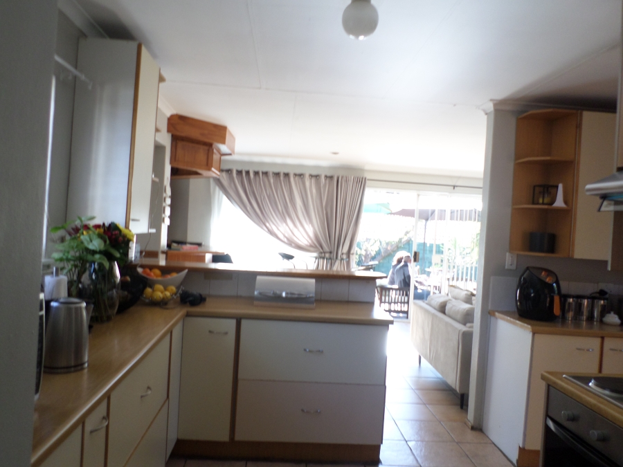 To Let 4 Bedroom Property for Rent in Randpark Ridge Gauteng