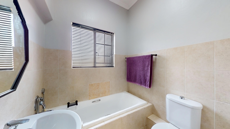 3 Bedroom Property for Sale in Parkhaven Gauteng