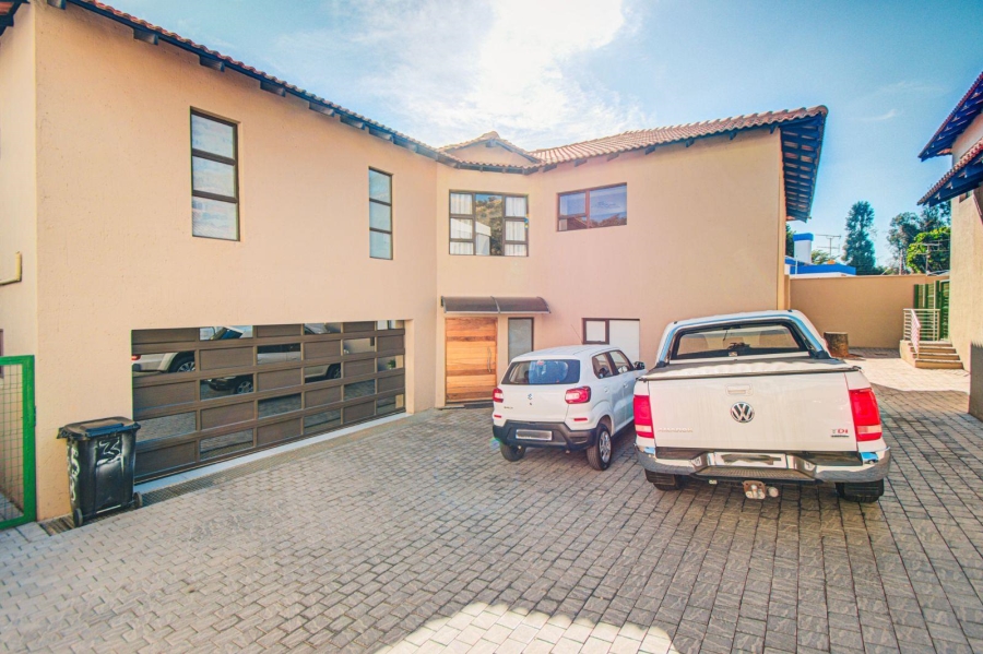 9 Bedroom Property for Sale in Bedfordview Gauteng