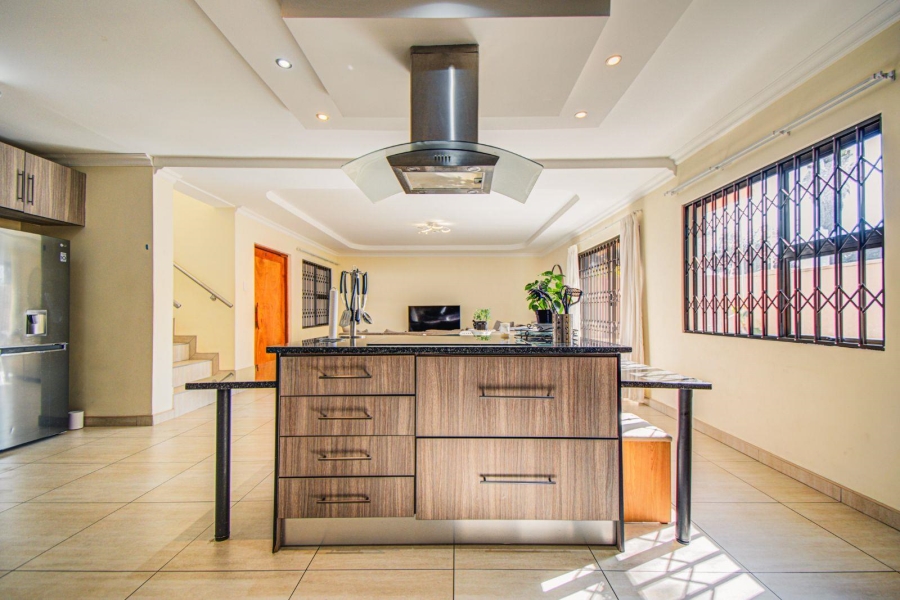 9 Bedroom Property for Sale in Bedfordview Gauteng