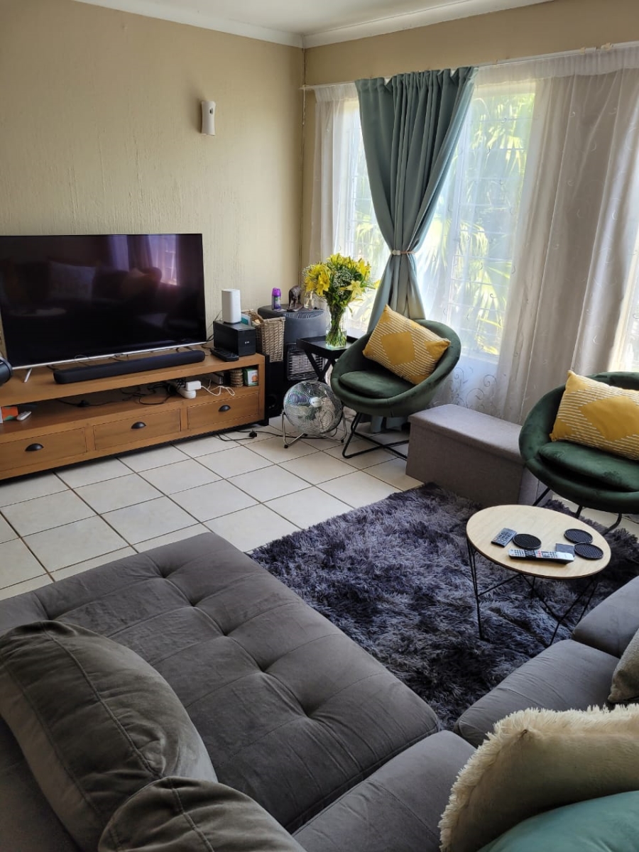 To Let 2 Bedroom Property for Rent in Radiokop Gauteng