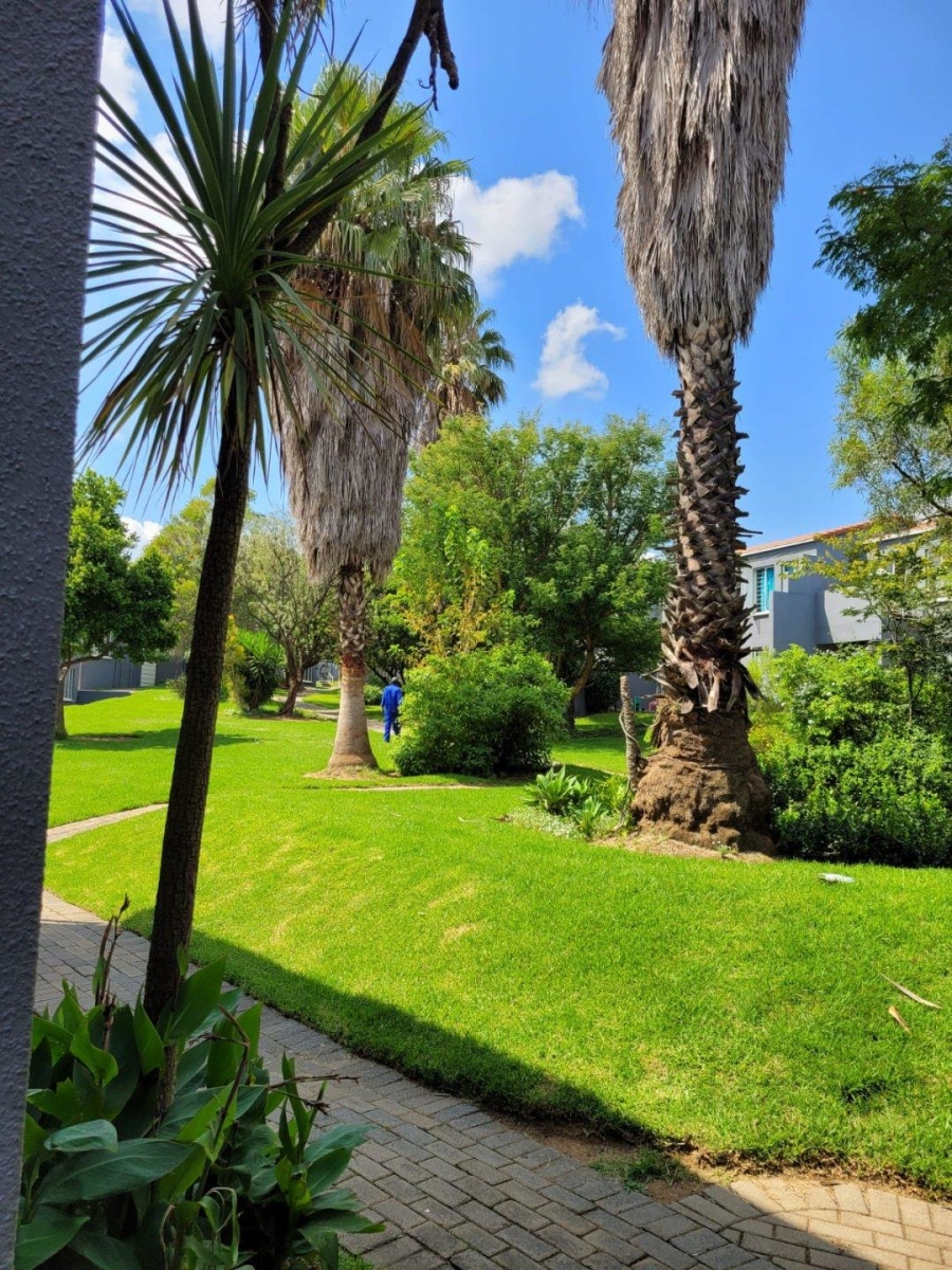 To Let 2 Bedroom Property for Rent in Radiokop Gauteng