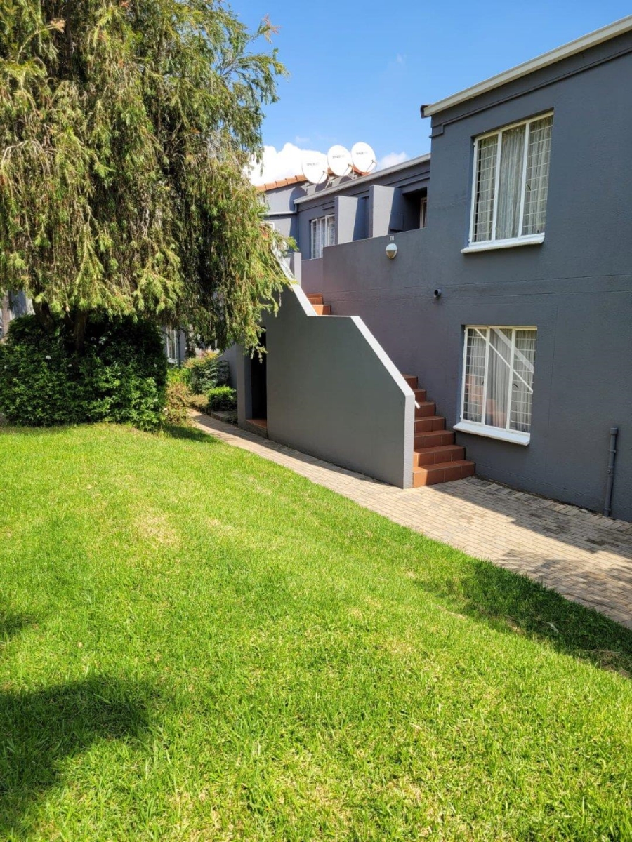 To Let 2 Bedroom Property for Rent in Radiokop Gauteng