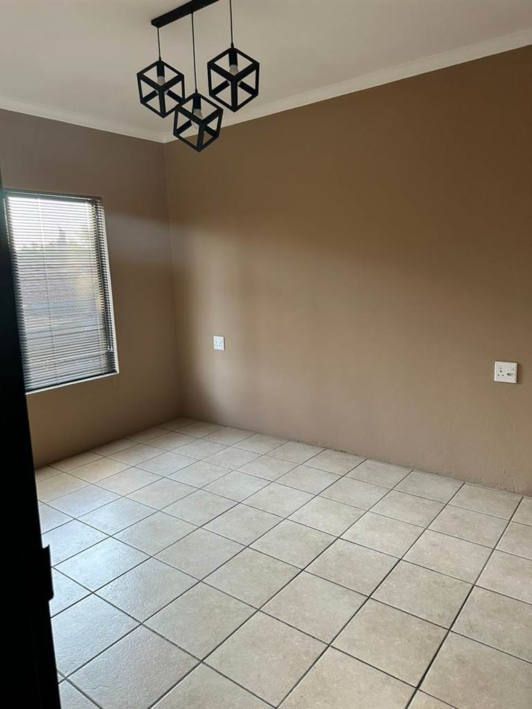 To Let 2 Bedroom Property for Rent in Lambton Gauteng